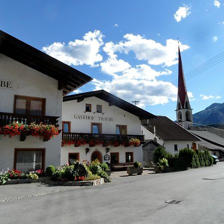 Gasthof Pension Traube Karres Exterior foto