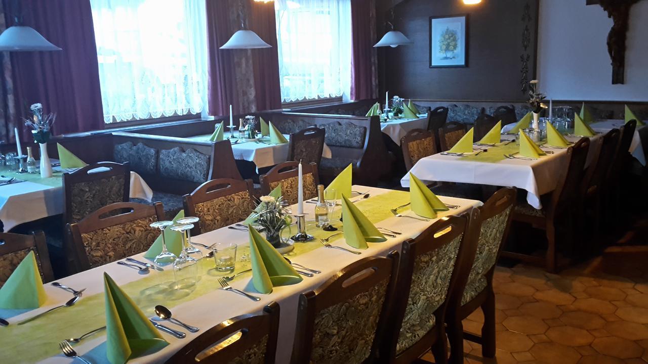 Gasthof Pension Traube Karres Exterior foto