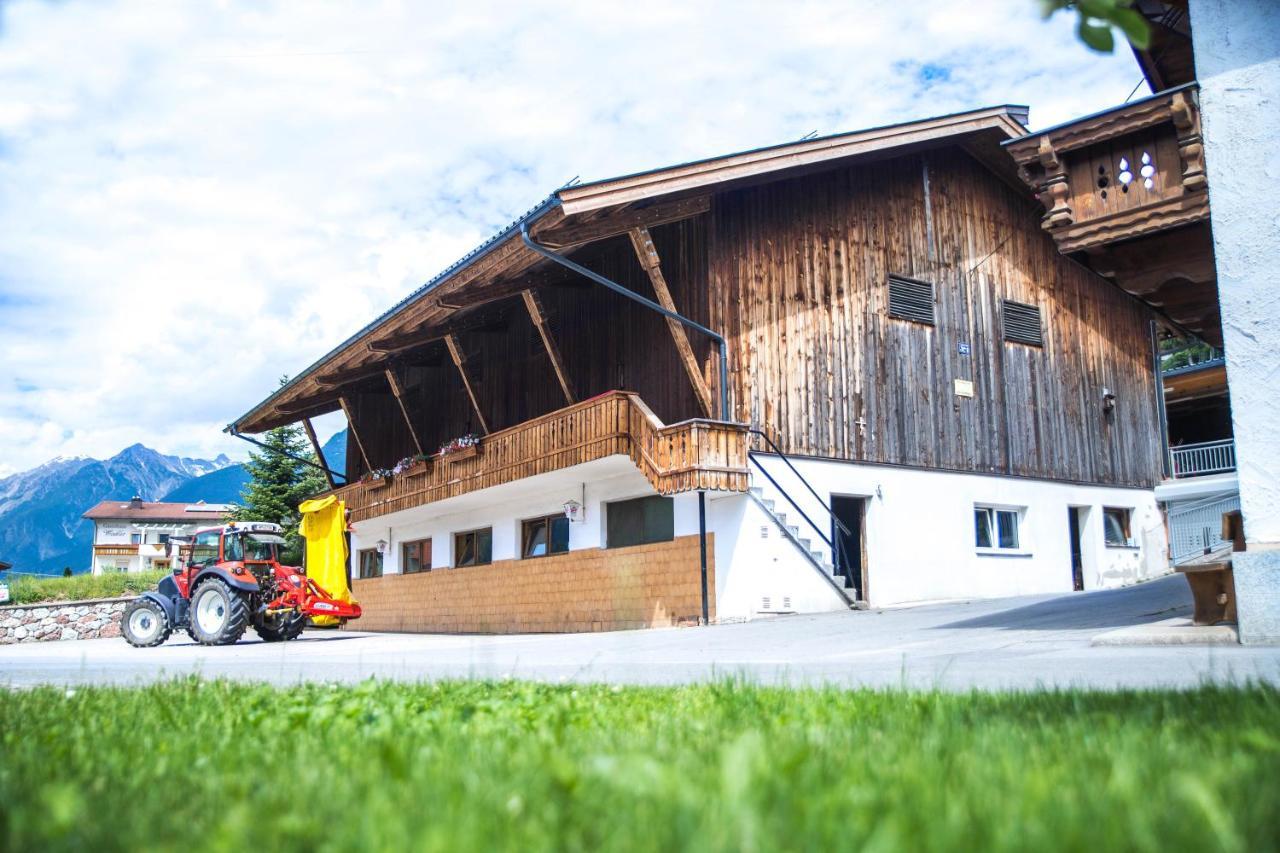 Gasthof Pension Traube Karres Exterior foto